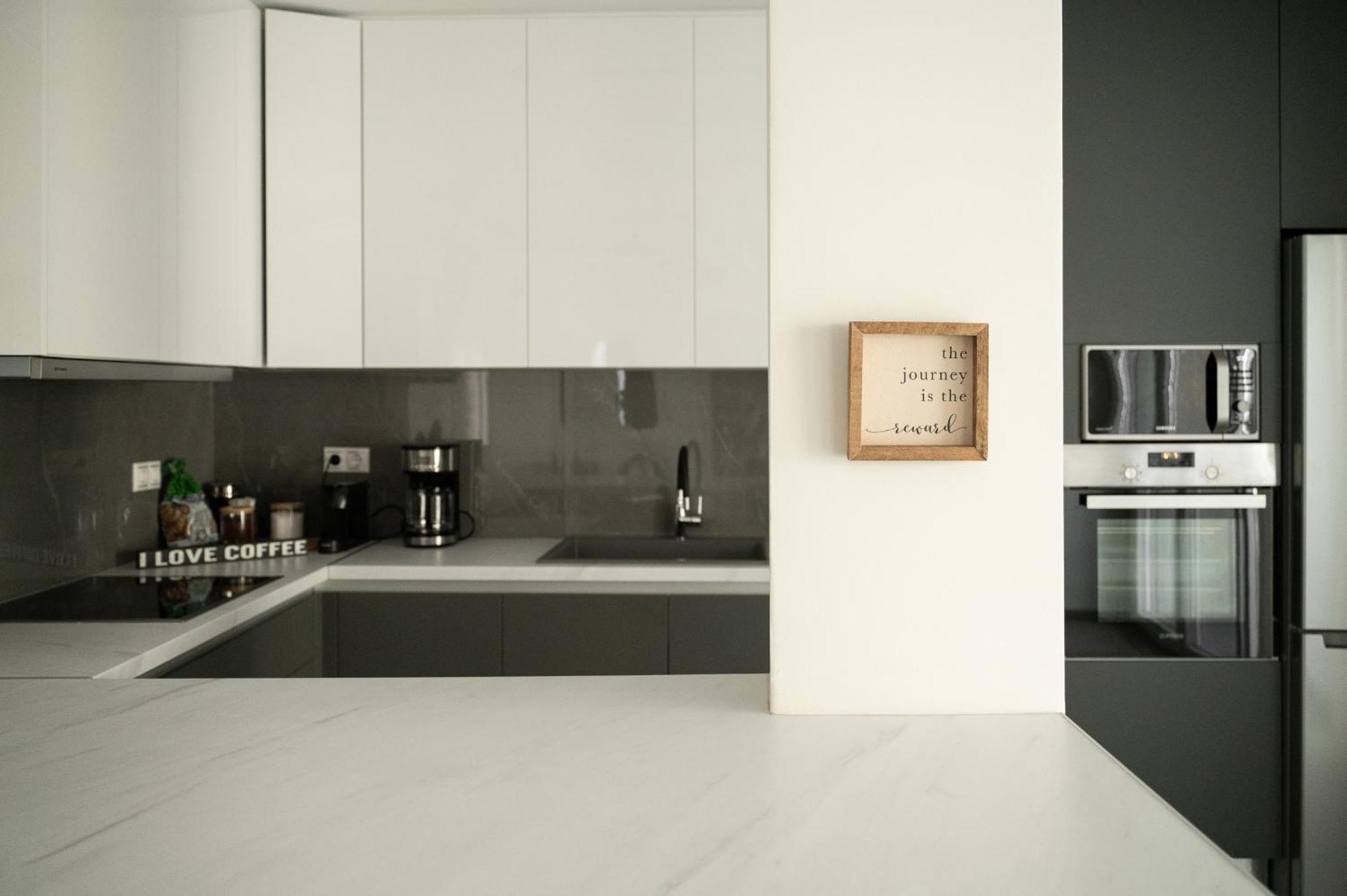 L' Horizon Luxury Living By 8Essentially Iraklio Exterior foto